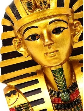 Zlato jako pradávný elixír mládí. Už starověcí Řekové a Egypťané byli posedlí svým zevnějškem a vidina krásnější tváře je nutila vymýšlet stále nové způsoby, jak jí dosáhnout.