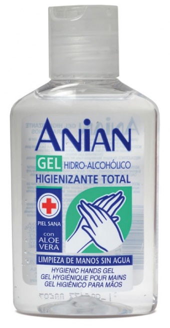 Hydroalkoholický gel pro očistu rukou bez mýdla a vody je součástí ochrany před nemocemi špinavých rukou